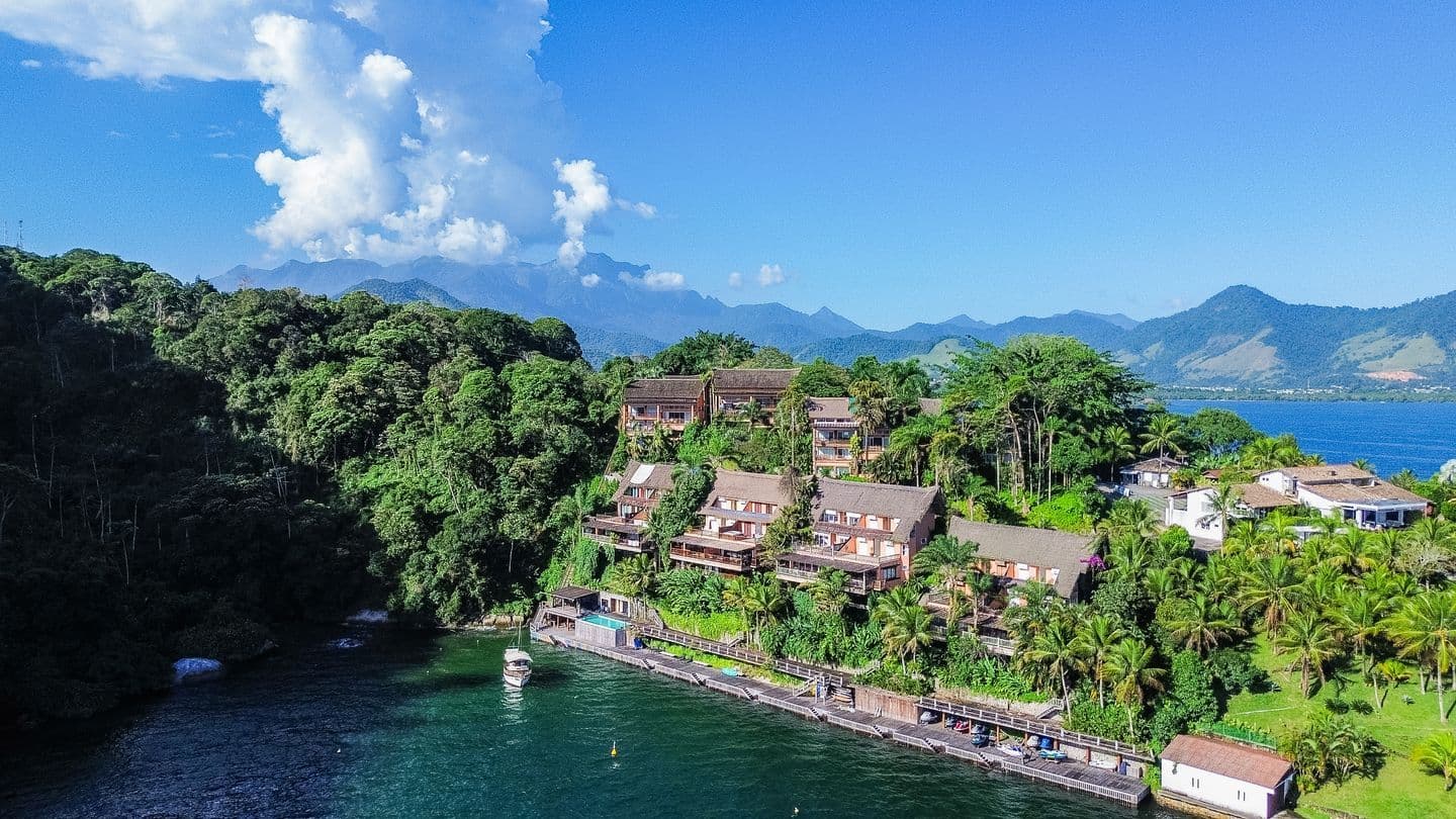 Luxury House in Porto Maui Condominium: Exclusivity and Sea View in Angra dos Reis