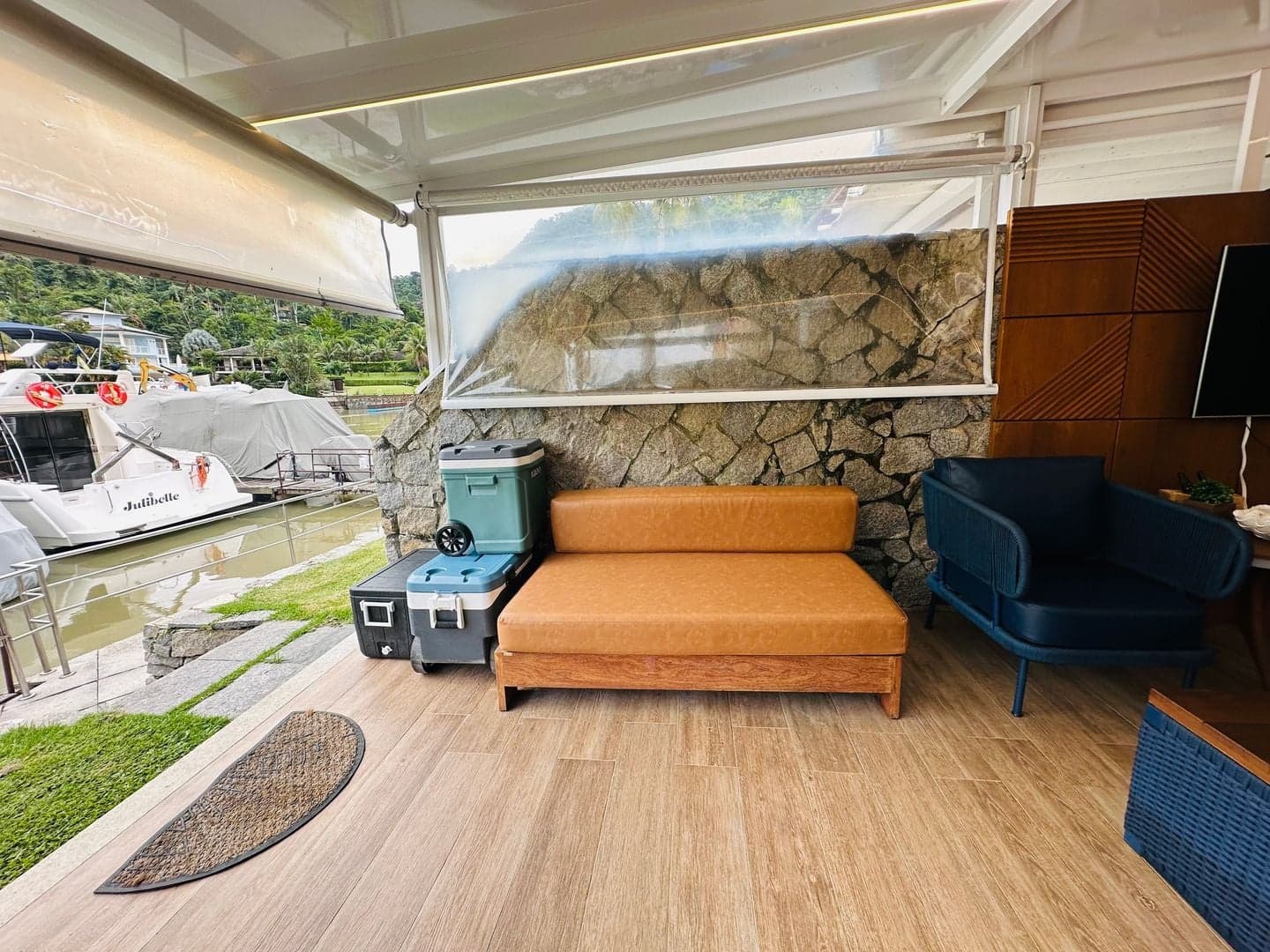 Su refugio en el mar en Angra: confort, exclusividad y su lancha siempre lista para navegar