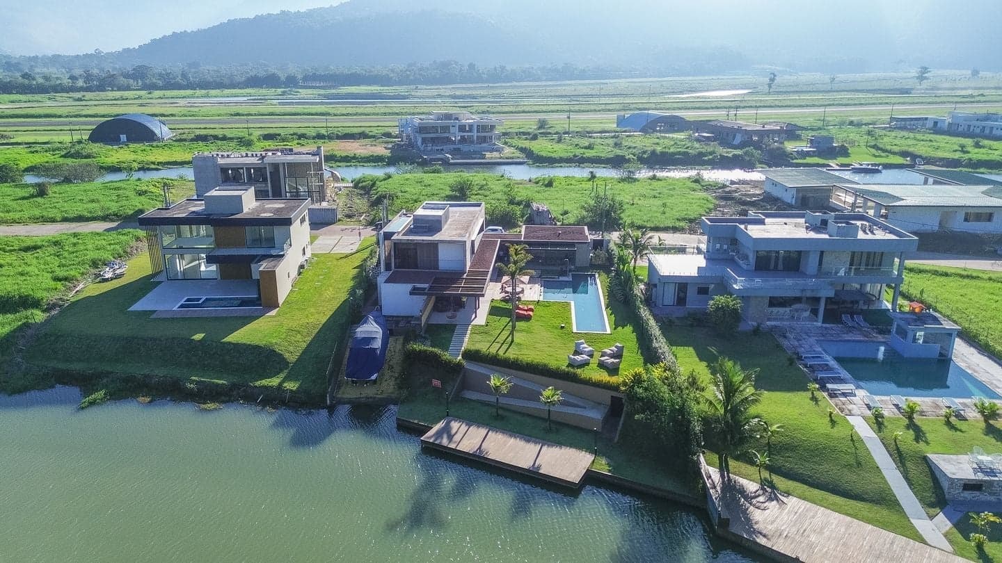 House on a Navigable Canal — Portobello Resort & Safari